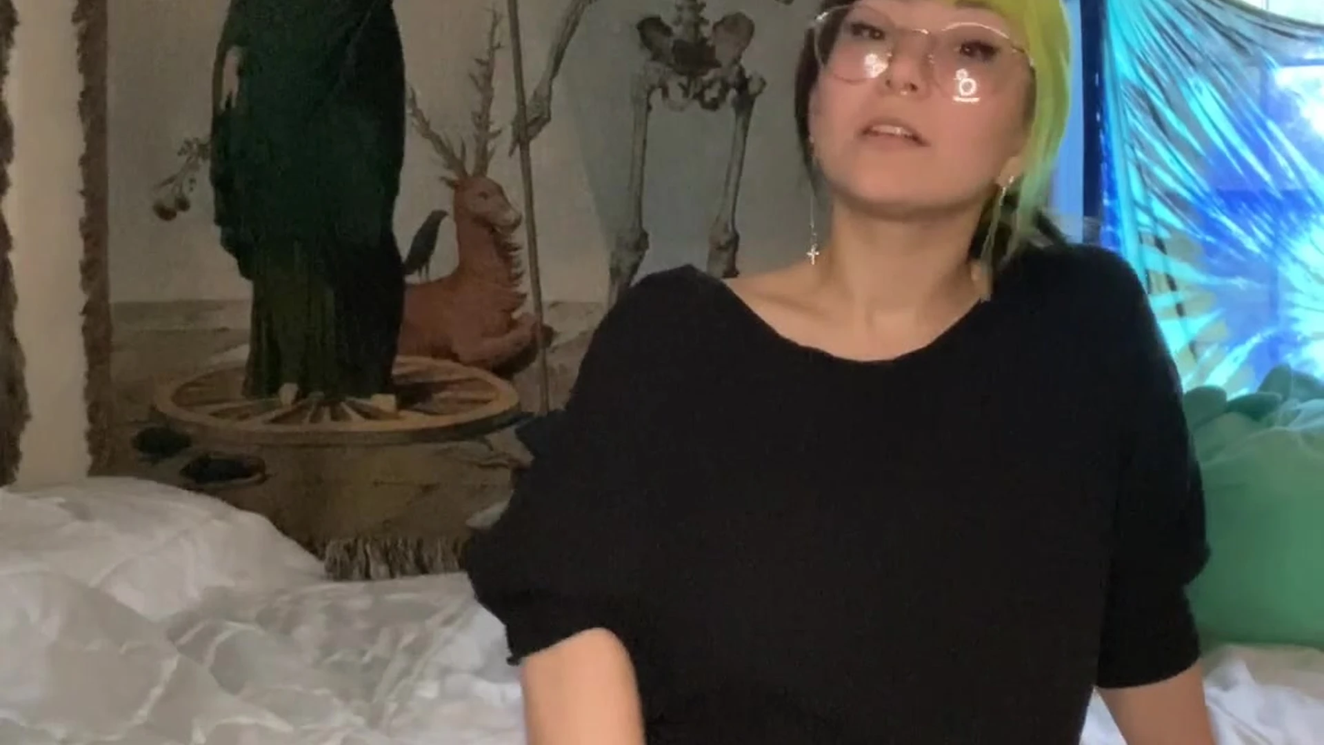 sexy Teen Bigtittygothegg leaked sextape