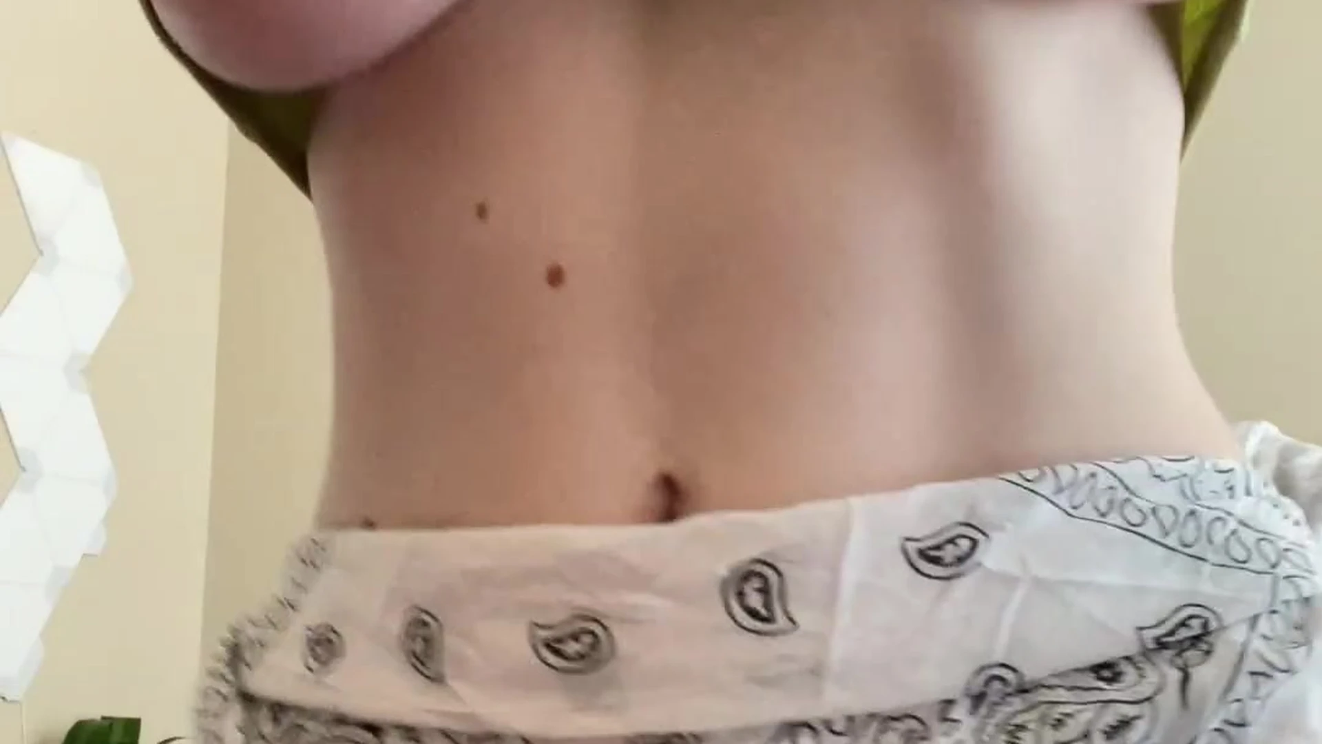 e-girl Slim Ethereal Lovebug cams Exclusive full vid