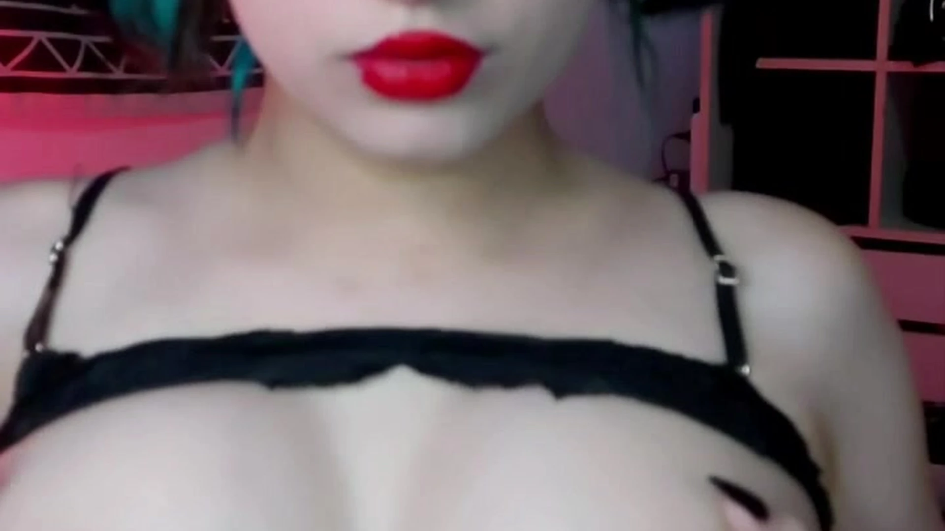 shy Goth baddie Demonmika leaked onlyfans pic