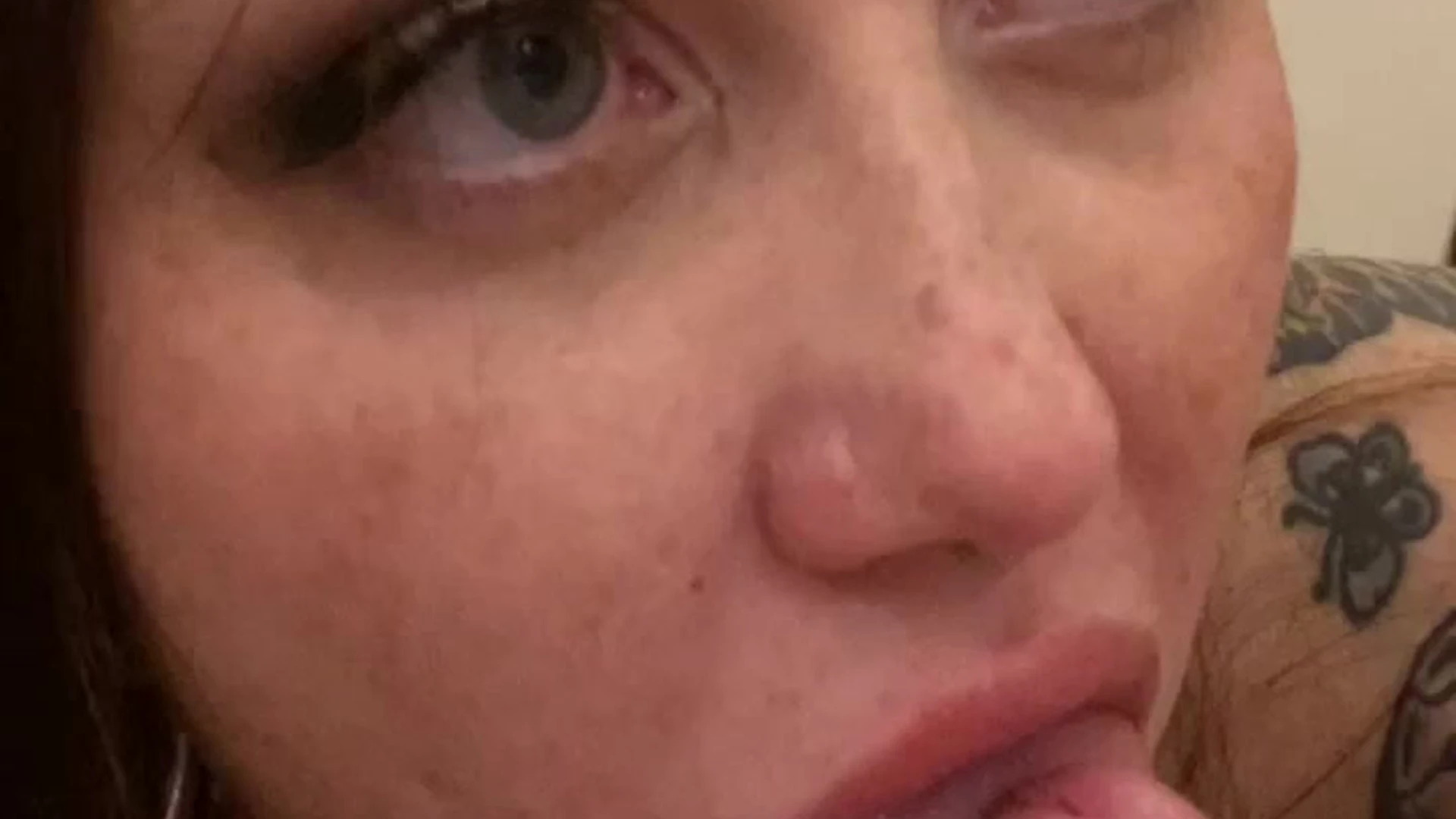 Perverted Sweating Thirsty for cock Spivi nude leak