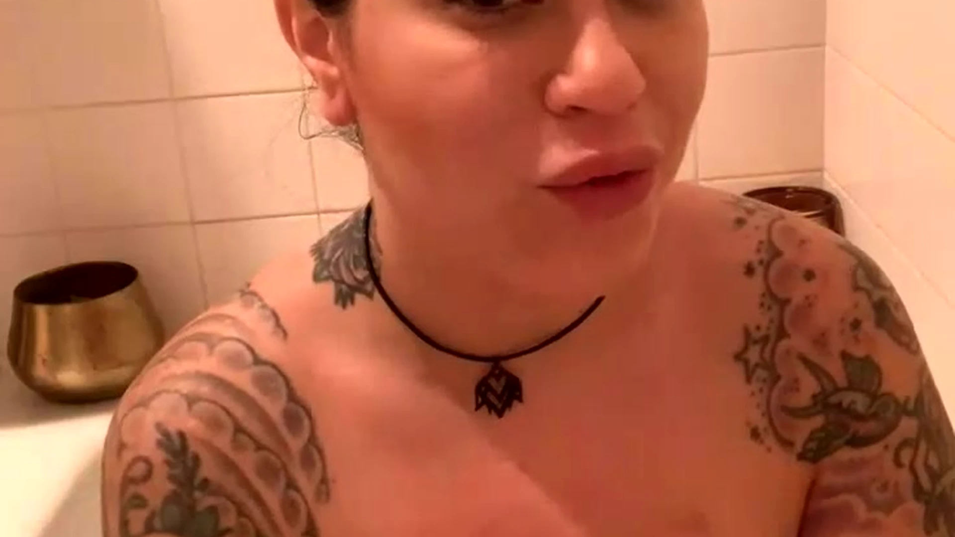 Nubile Chubby Saffron Rose porn Unreal