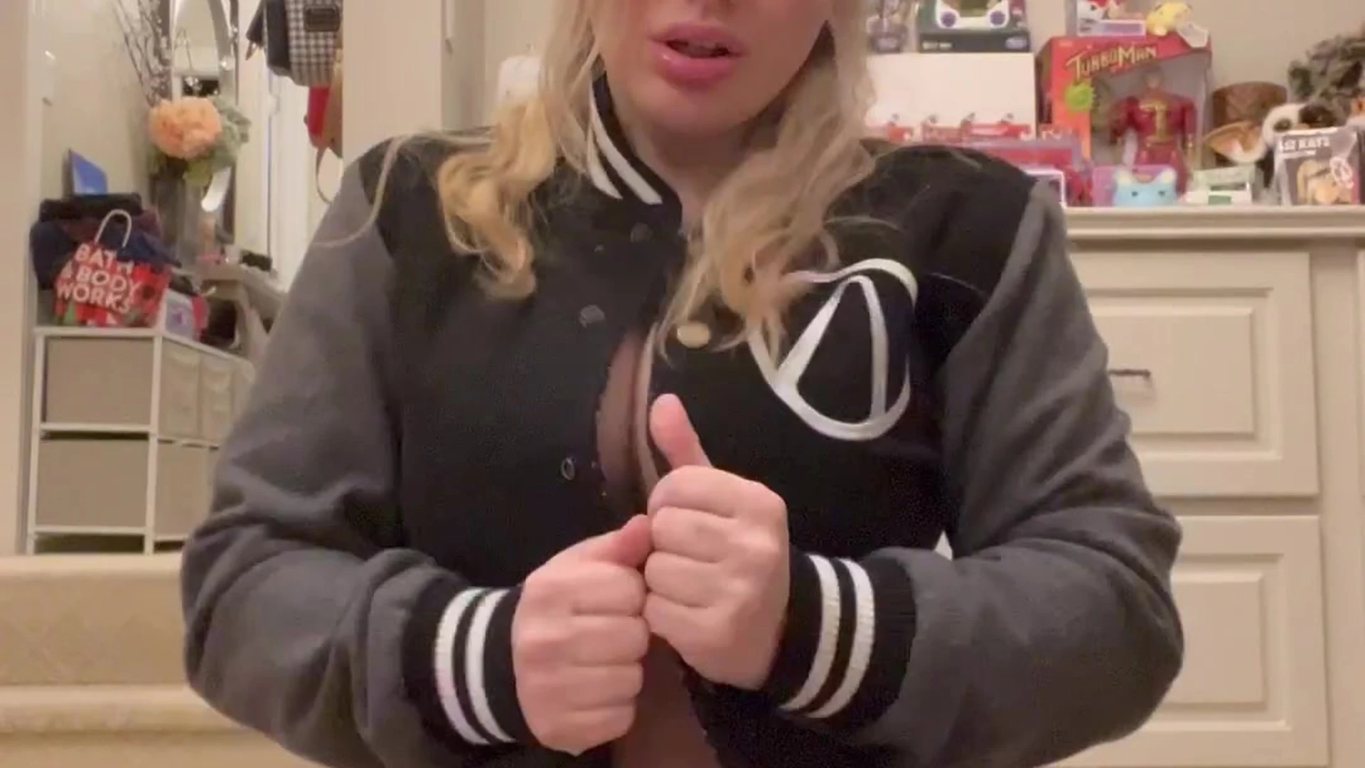 Real Porn star Liz Katz naked free vid